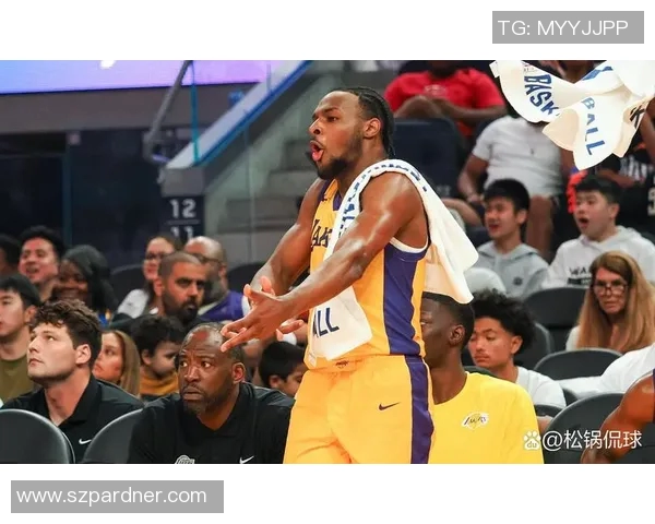 布克爆发24+7助攻太阳大胜湖人 里夫斯布朗尼表现可圈可点