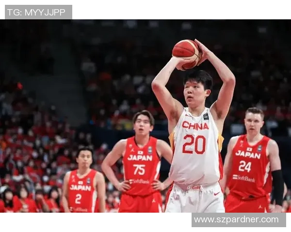 马修斯强攻篮下遭杨瀚森超级大帽封盖精彩瞬间回顾